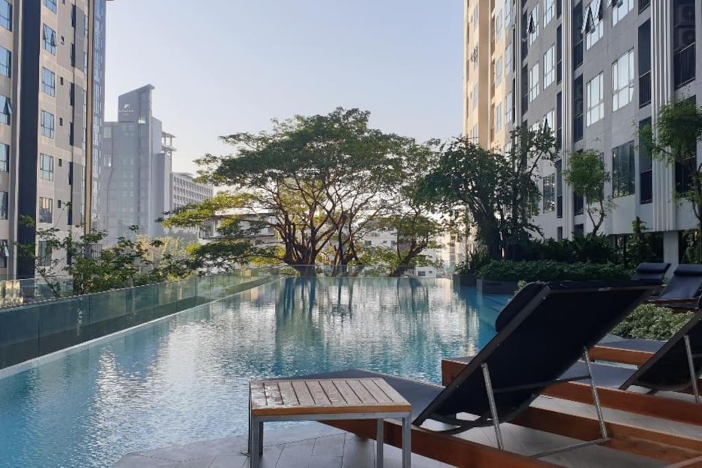 The Base Central Pattaya Quiet King-Bed With Infinity Pool & Free Netflix Esterno foto