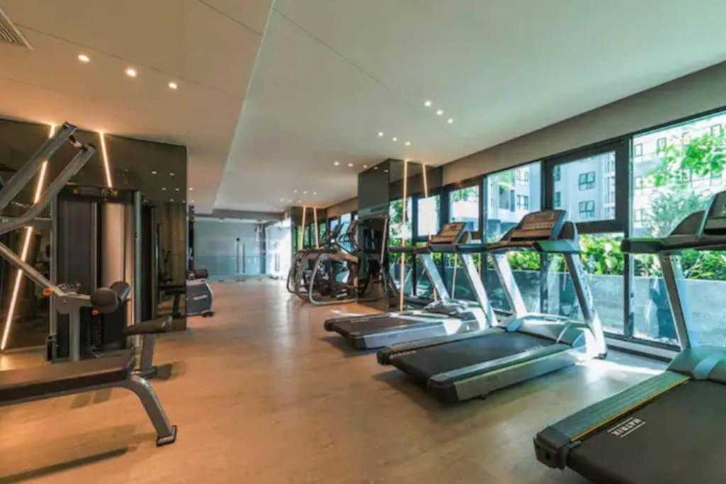 The Base Central Pattaya Quiet King-Bed With Infinity Pool & Free Netflix Esterno foto